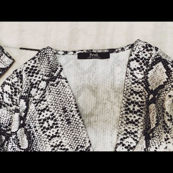 Snakeskin Bodysuit Longsleeve - Picture 3 of 4